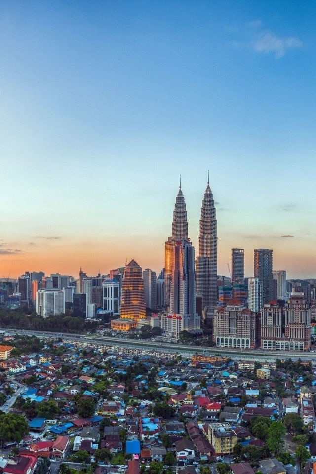 Kuala Lumpur Panorama wallpaper 640x960