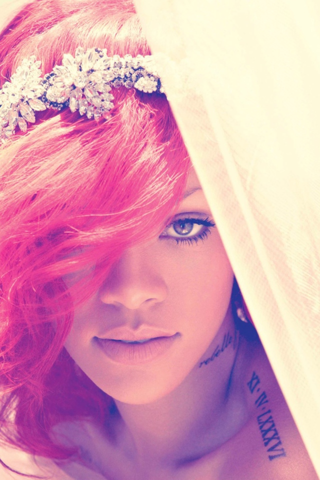 Обои Rihanna 640x960