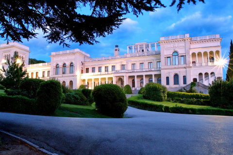 Обои Livadia Palace in Crimea 480x320