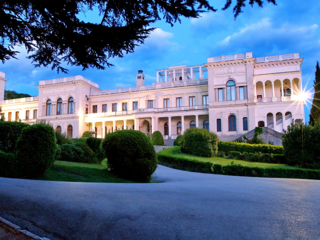 Das Livadia Palace in Crimea Wallpaper 640x480