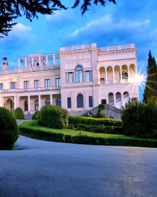 Livadia Palace in Crimea Wallpaper for 240x320