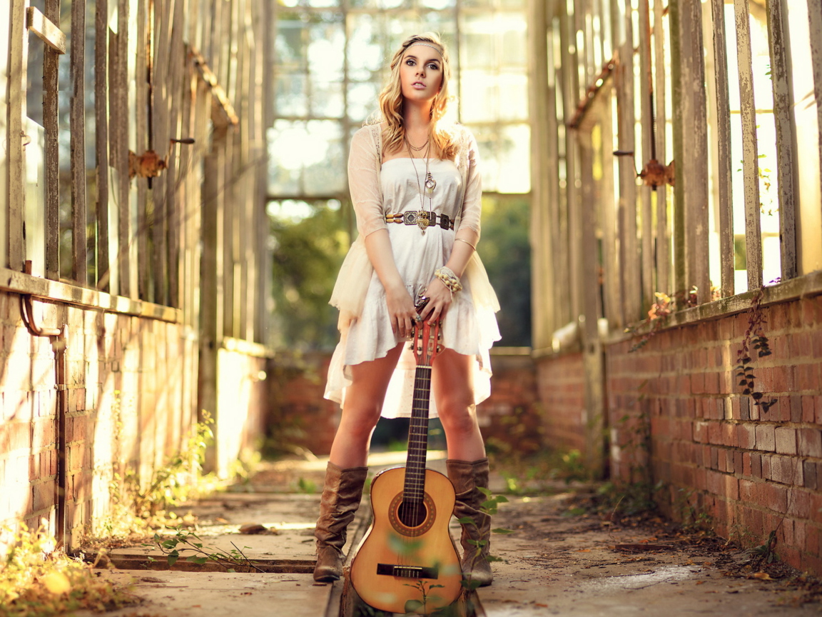 Fondo de pantalla Girl With Guitar Chic Country Style 1152x864