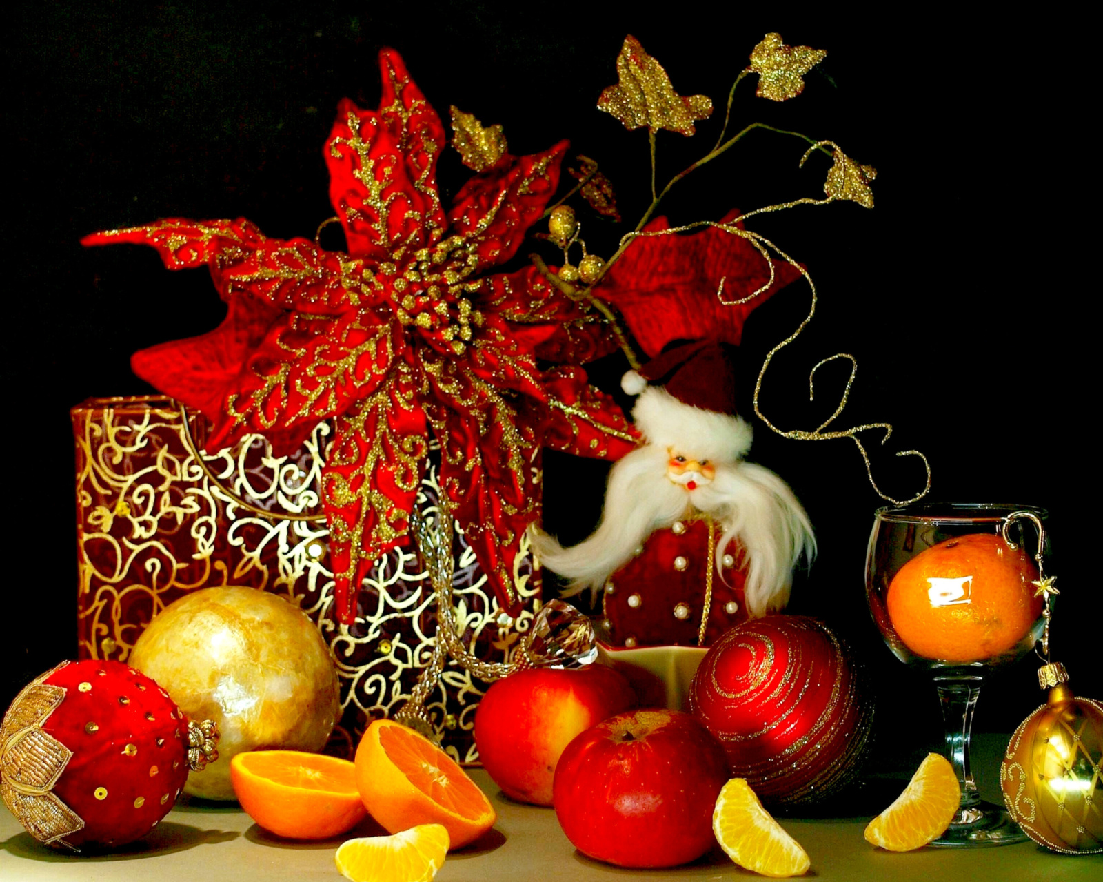 Christmas Still Life wallpaper 1600x1280