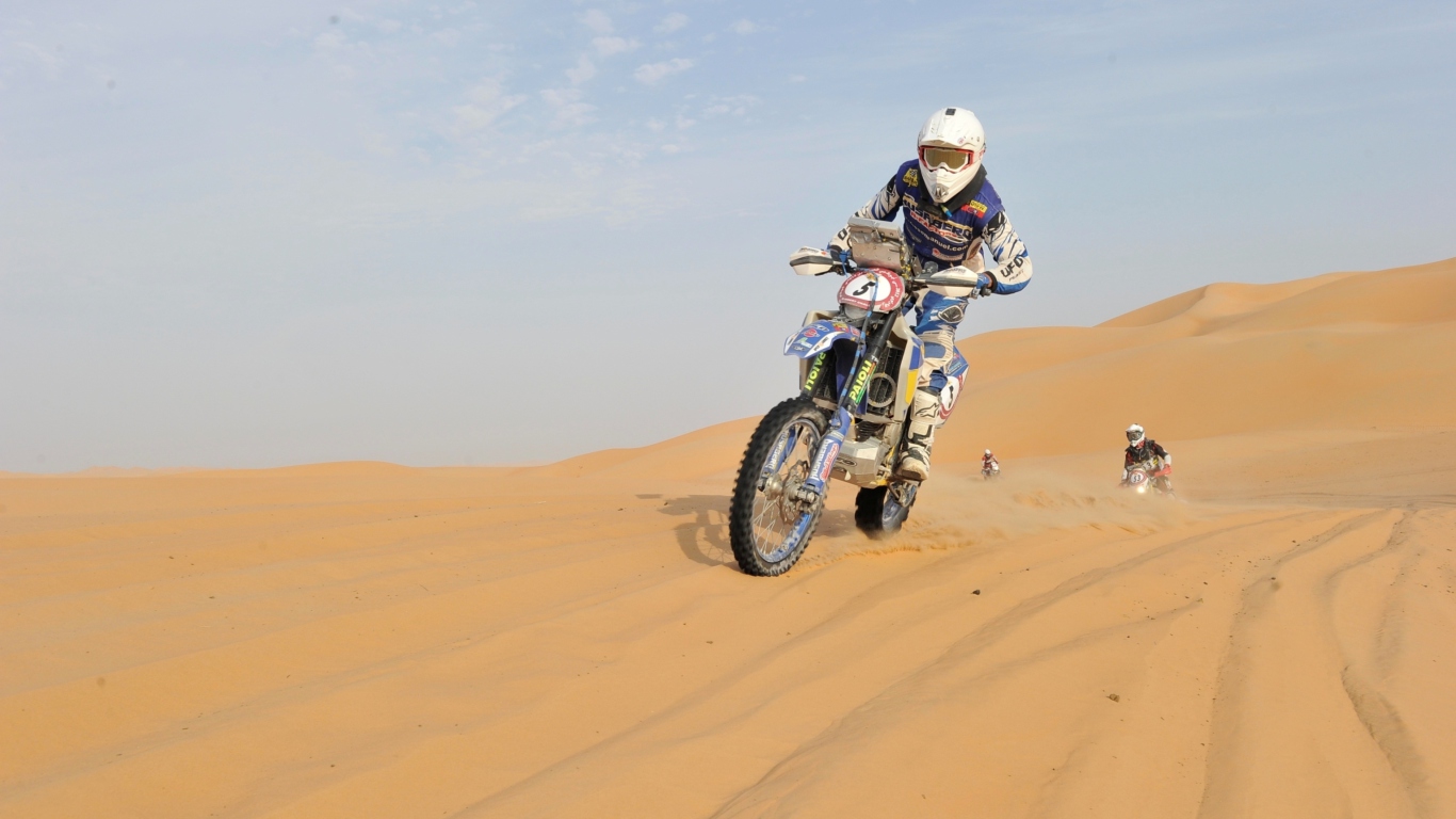 Moto Rally In Desert screenshot #1 1366x768