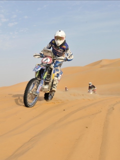 Fondo de pantalla Moto Rally In Desert 240x320