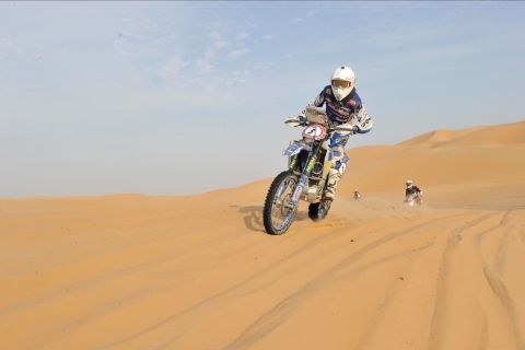 Das Moto Rally In Desert Wallpaper 480x320