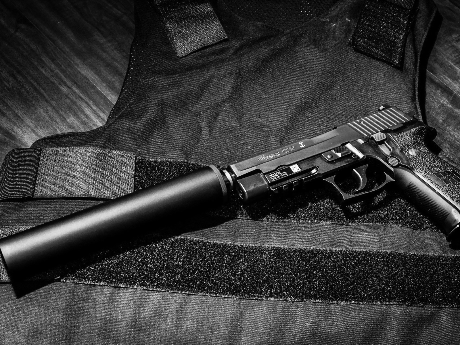 Pistol SigSauer P226 screenshot #1 1600x1200
