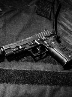 Pistol SigSauer P226 wallpaper 240x320