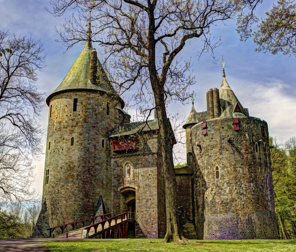 Обои Castell Coch in South Wales 1200x1024
