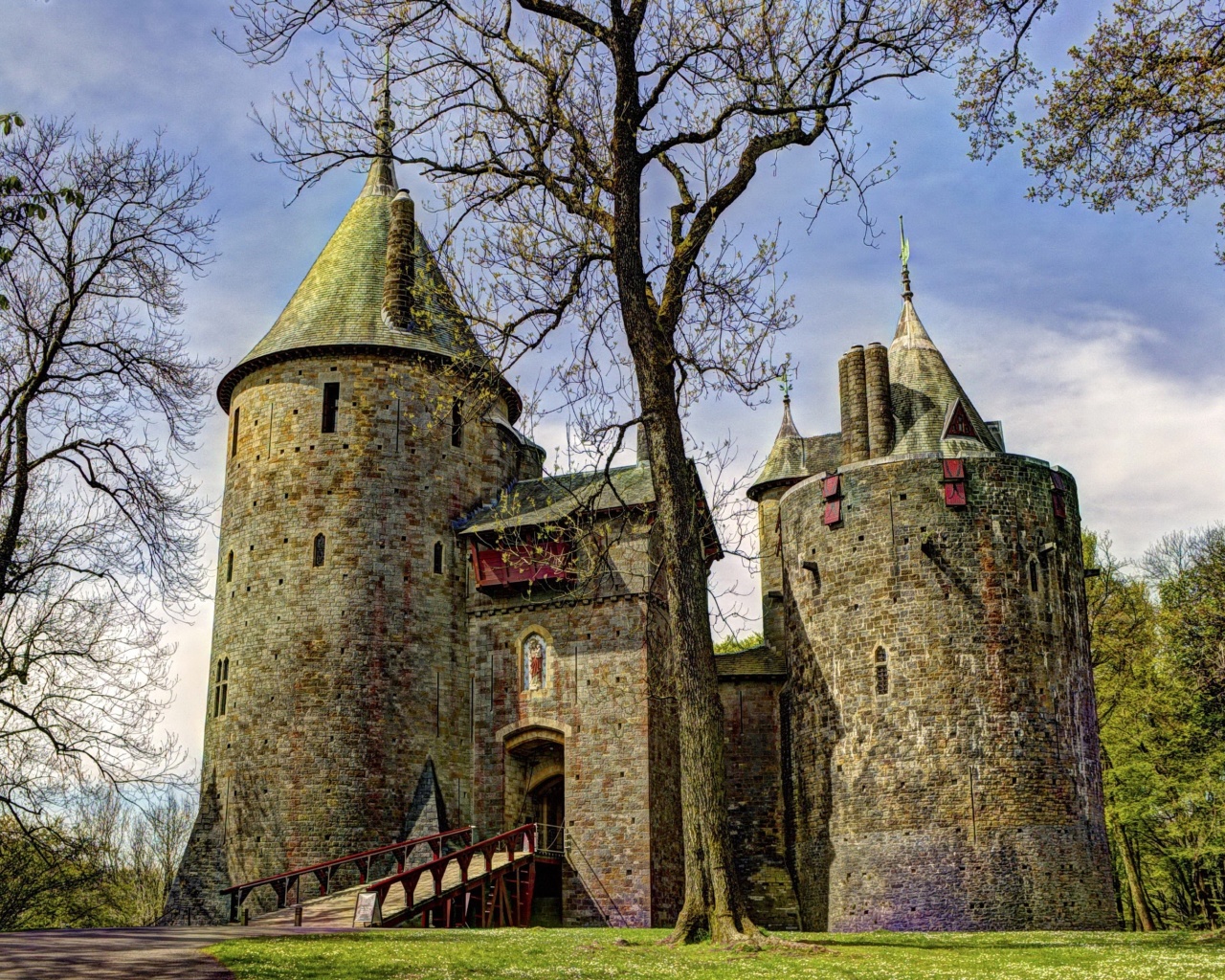 Screenshot №1 pro téma Castell Coch in South Wales 1280x1024