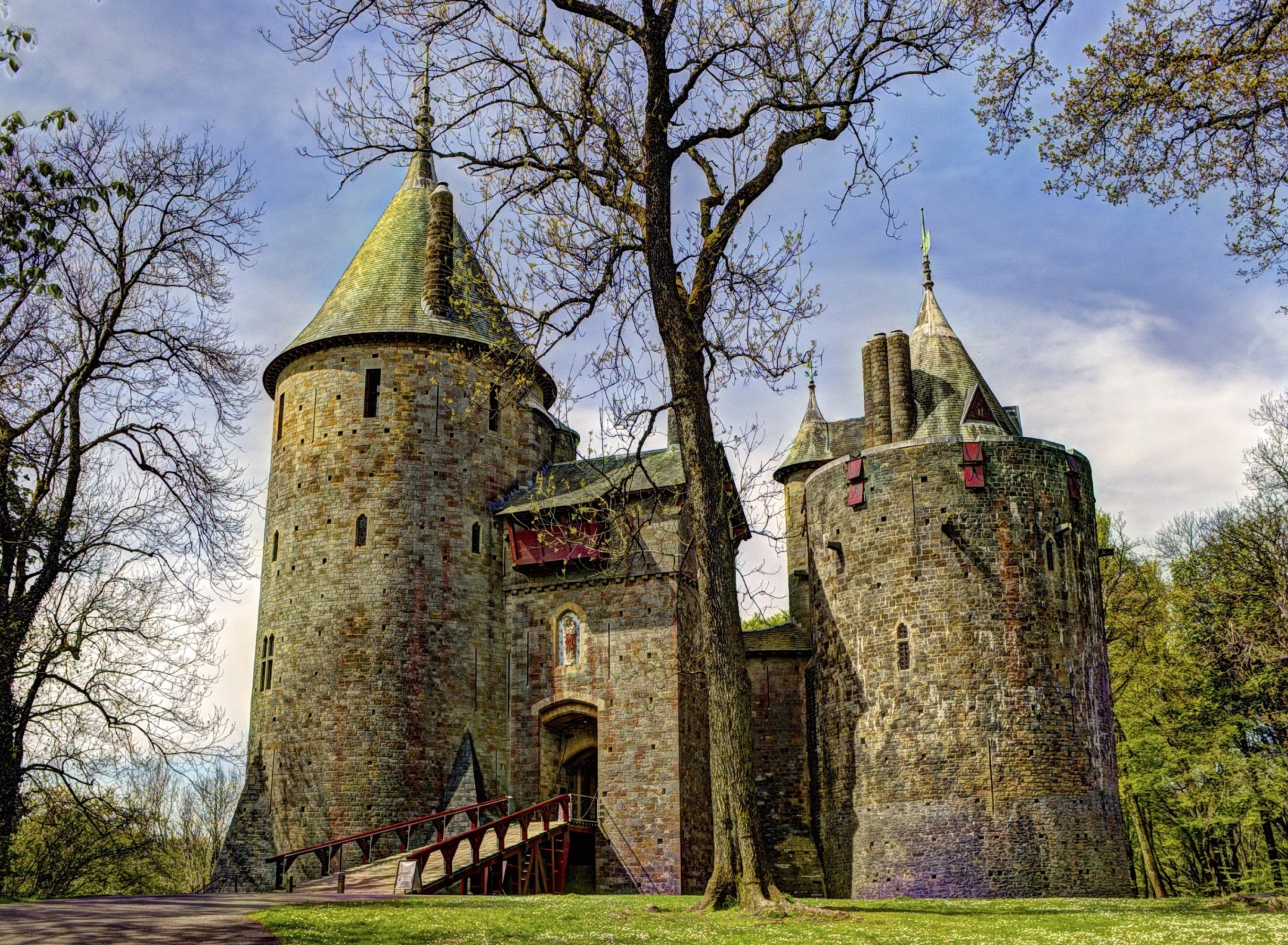 Обои Castell Coch in South Wales 1920x1408
