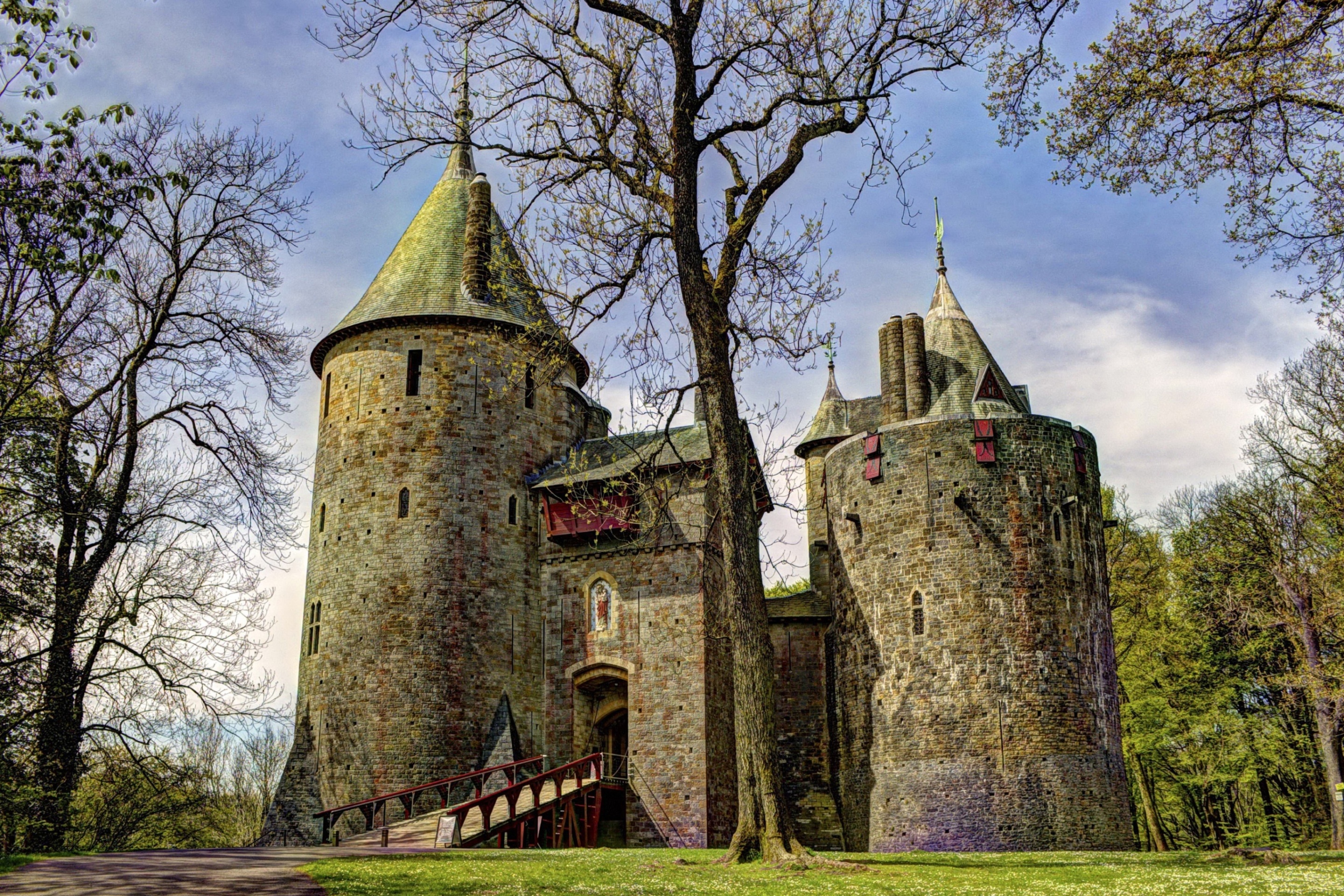 Sfondi Castell Coch in South Wales 2880x1920