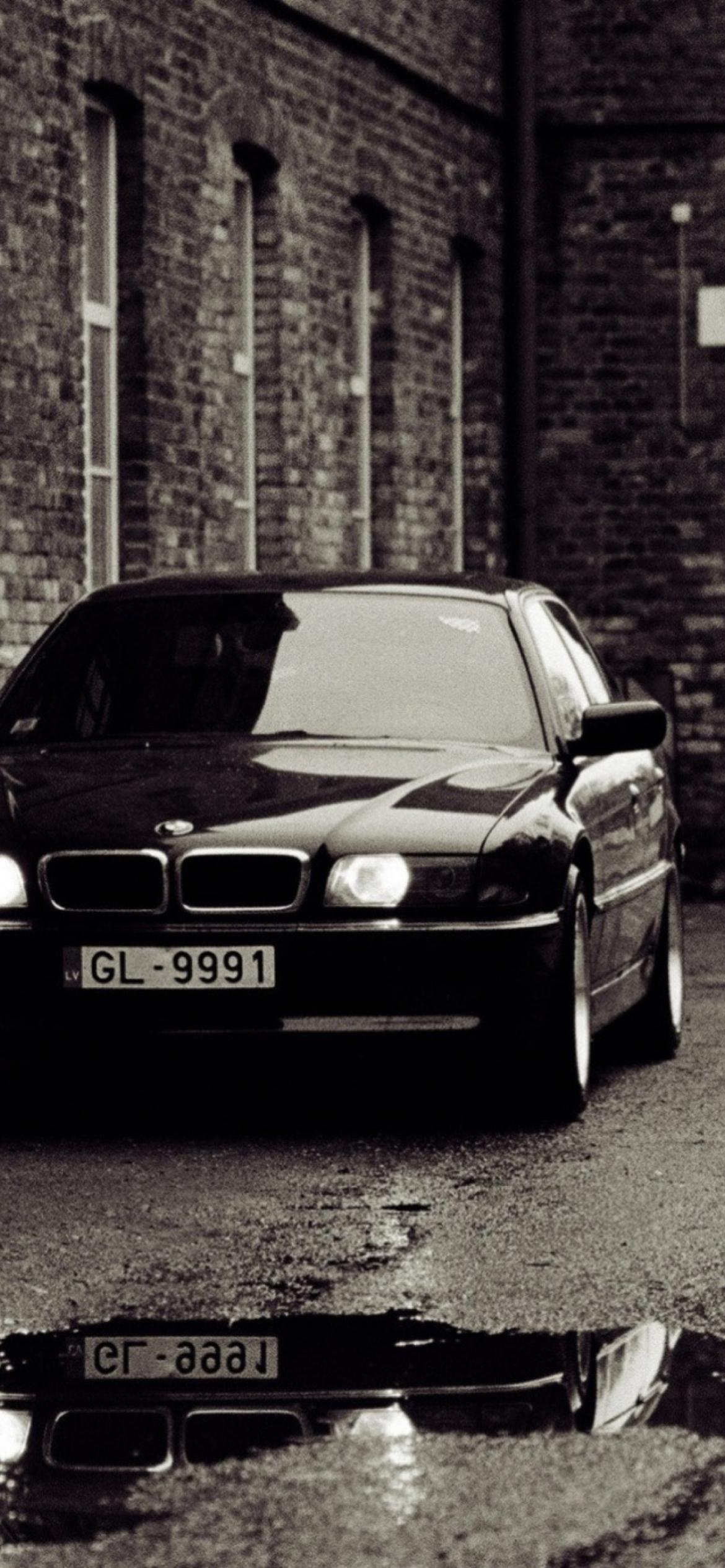 Bmw E38 Old Photography wallpaper 1170x2532