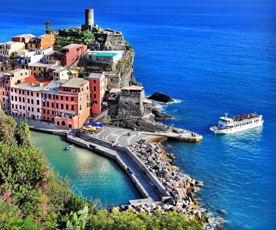 Ligurian Sea wallpaper 960x800