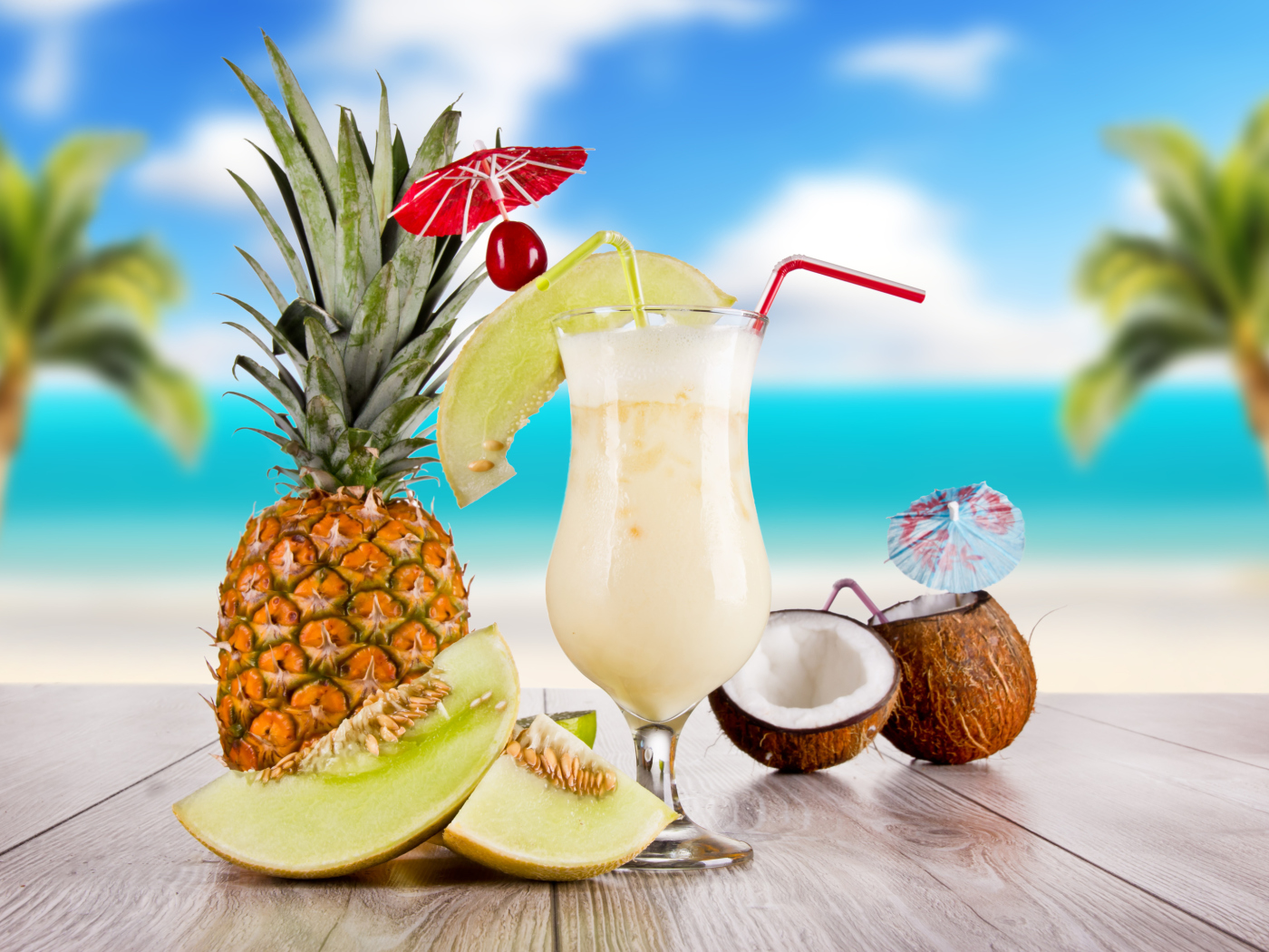 Обои Coconut and Pineapple Cocktails 1400x1050