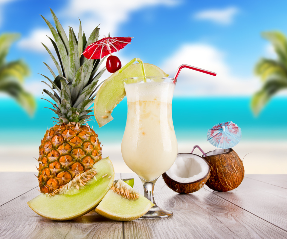 Обои Coconut and Pineapple Cocktails 960x800