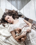 Fondo de pantalla Romantic Girl With Teddy Bear 128x160