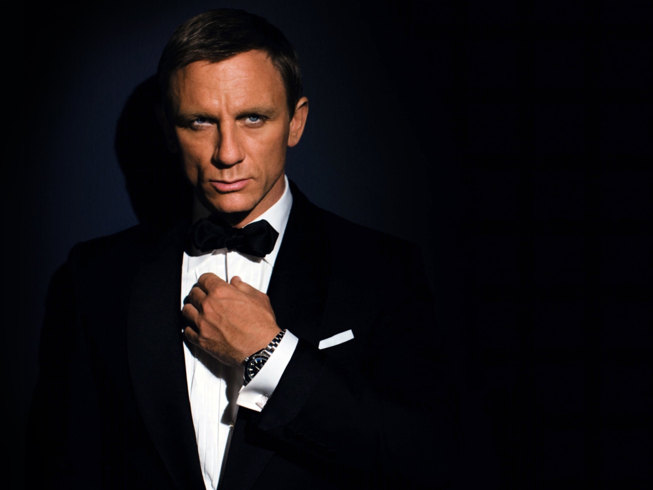 Fondo de pantalla James Bond Suit 1280x960