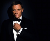 Fondo de pantalla James Bond Suit 176x144