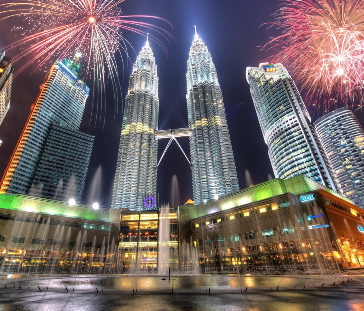 Petronas Towers in Kuala Lumpur (Malaysia) wallpaper 1200x1024