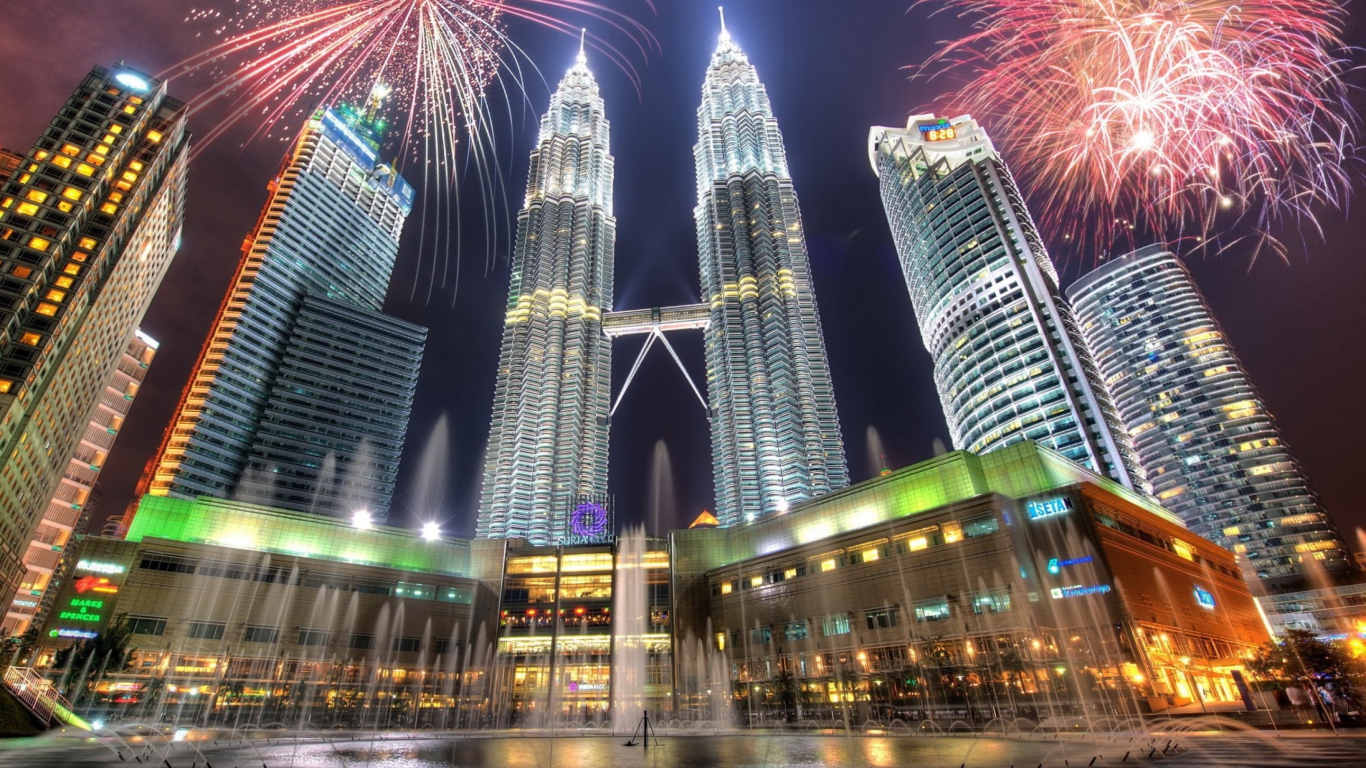 Screenshot №1 pro téma Petronas Towers in Kuala Lumpur (Malaysia) 1366x768