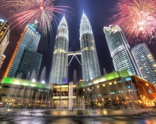 Sfondi Petronas Towers in Kuala Lumpur (Malaysia) 220x176