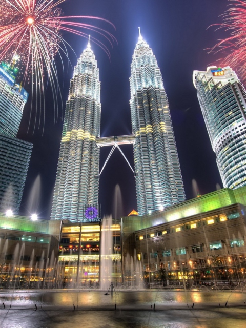 Обои Petronas Towers in Kuala Lumpur (Malaysia) 480x640