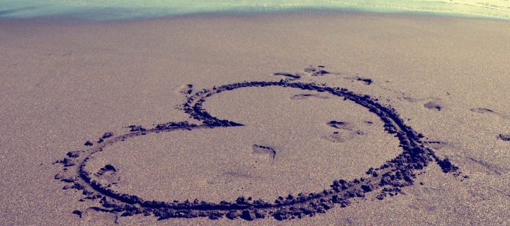 Das Heart On Sand Wallpaper 720x320