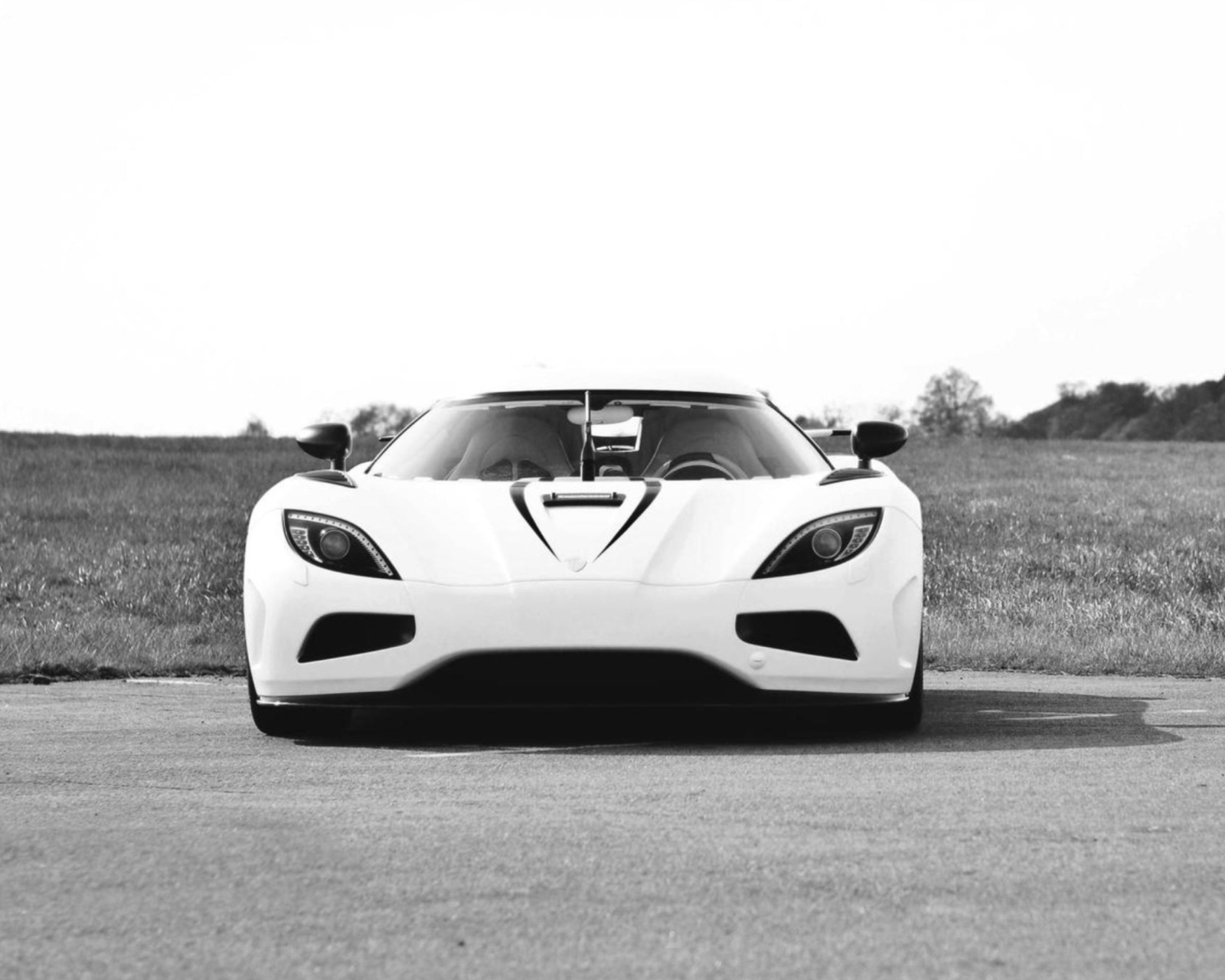 Обои Koenigsegg Agera 1600x1280