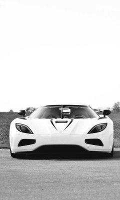 Обои Koenigsegg Agera 240x400