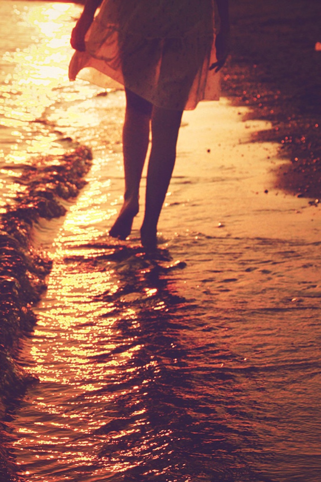 Das Walking On Sunshine Wallpaper 640x960