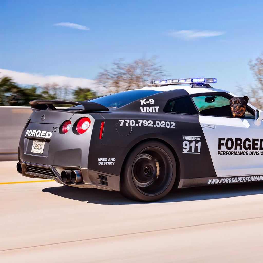 Обои Police Nissan GT-R 1024x1024
