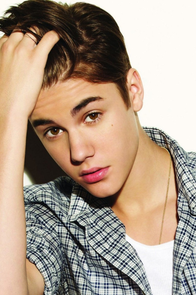 Justin Bieber wallpaper 640x960