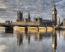 Das Palace of Westminster in London Wallpaper 220x176