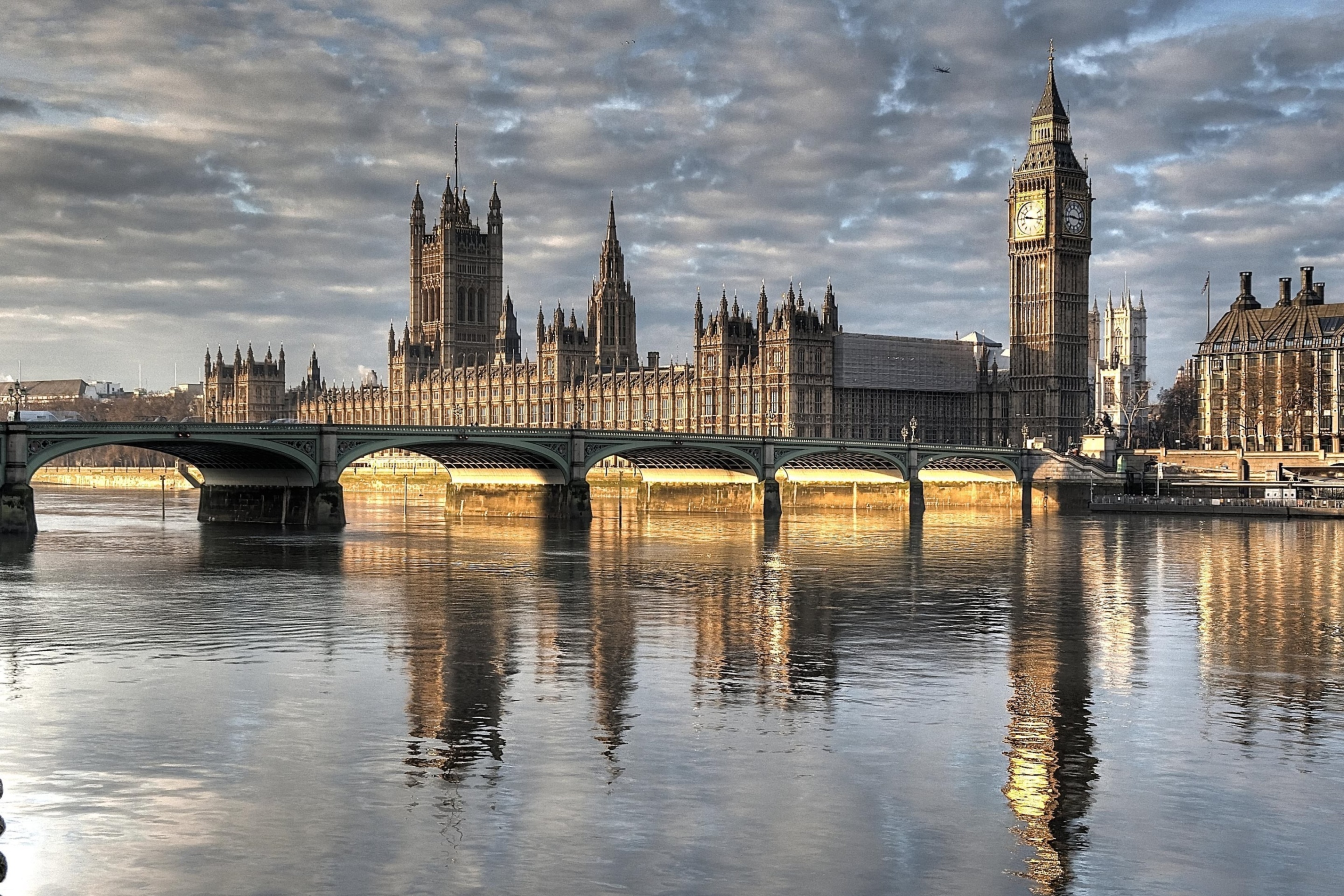 Das Palace of Westminster in London Wallpaper 2880x1920