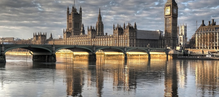 Palace of Westminster in London wallpaper 720x320