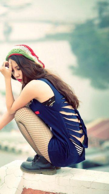 Asian Girl On Roof screenshot #1 360x640