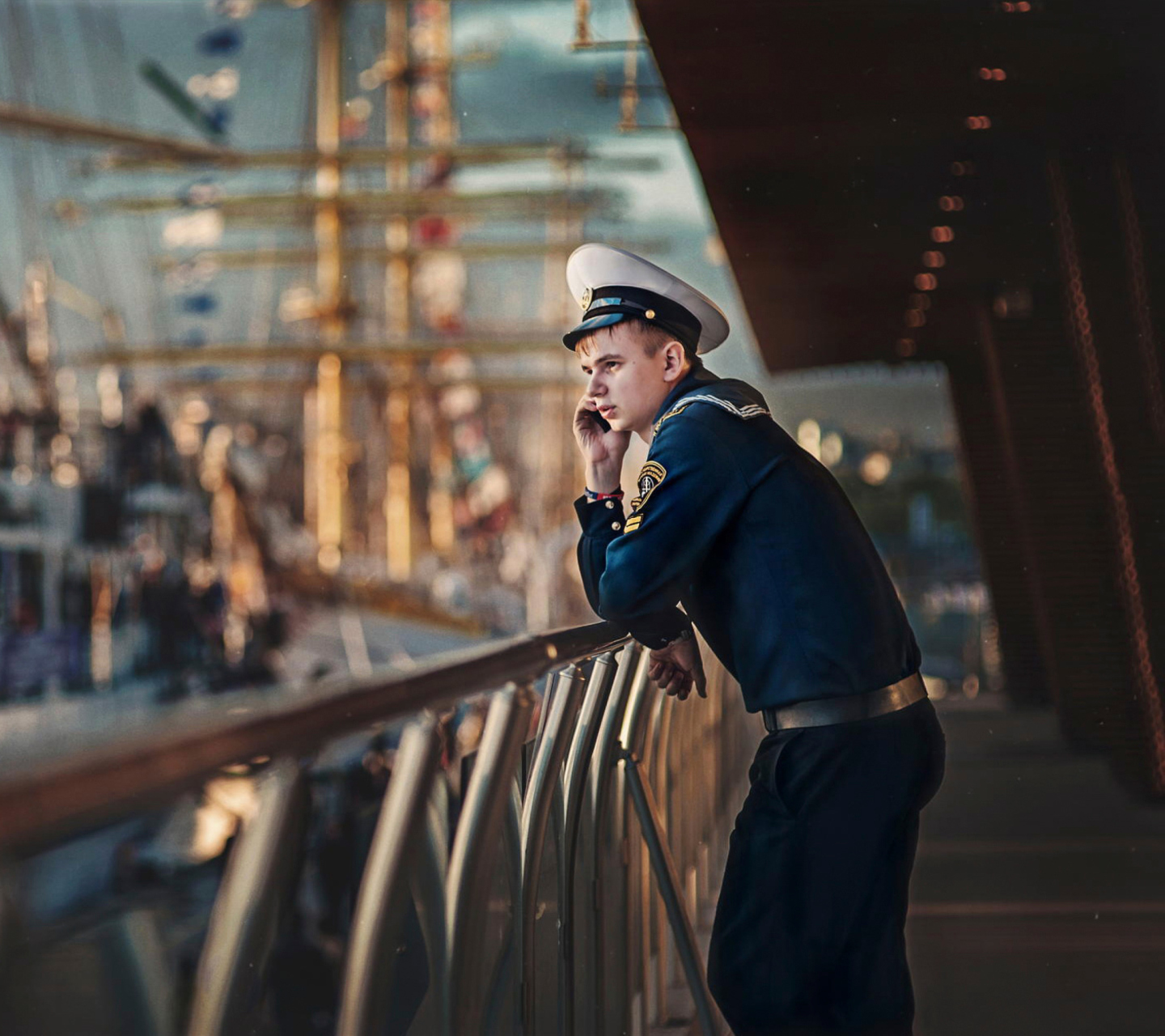 Fondo de pantalla Young Sailor In Uniform 1440x1280