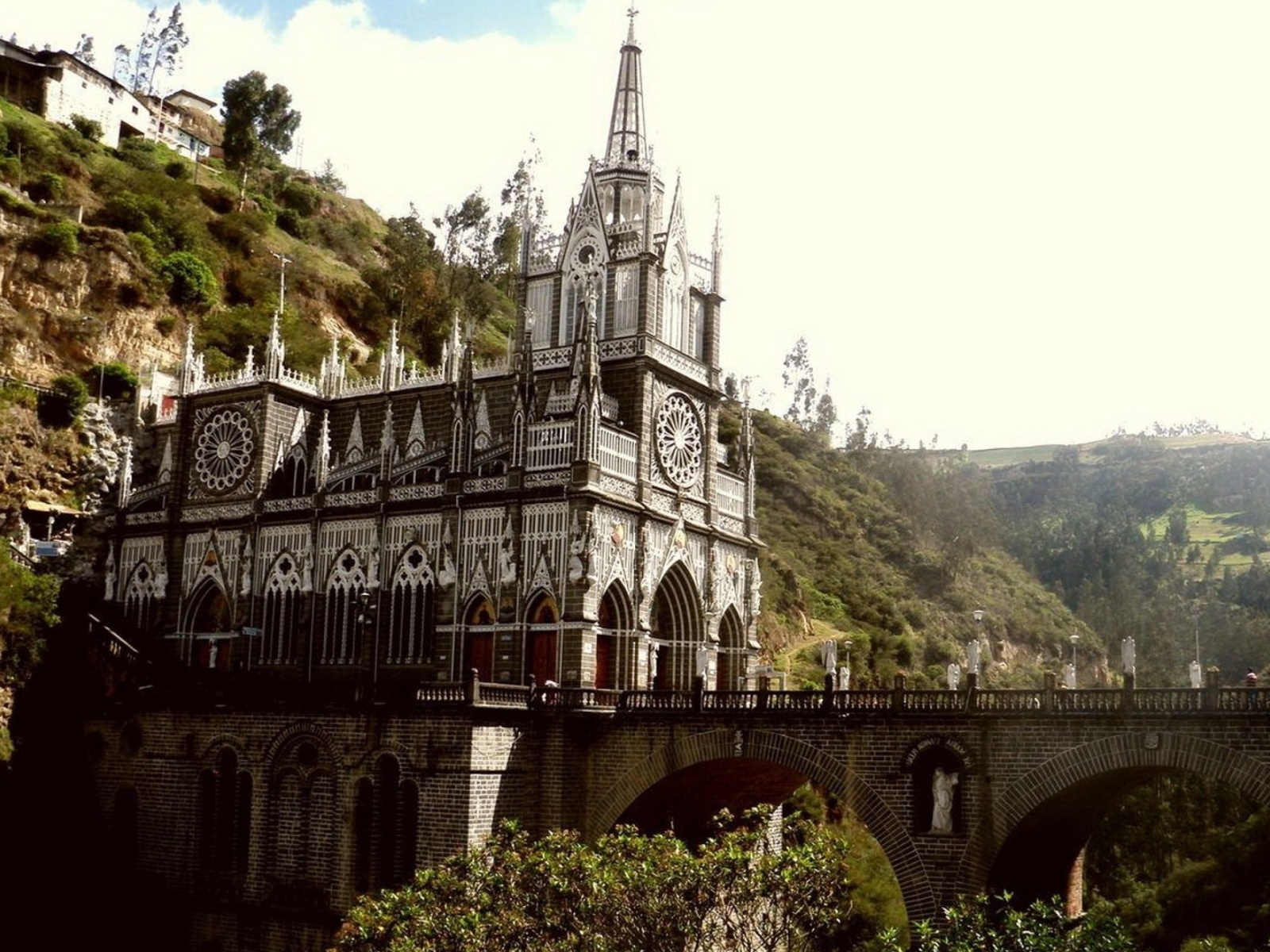 Fondo de pantalla Las Lajas Sanctuary Church Colombia 1600x1200