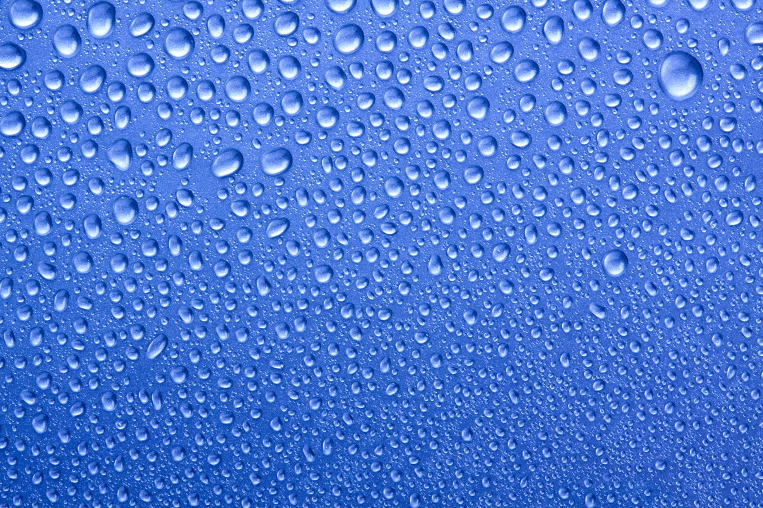 Das Water Drops On Blue Glass Wallpaper 2880x1920