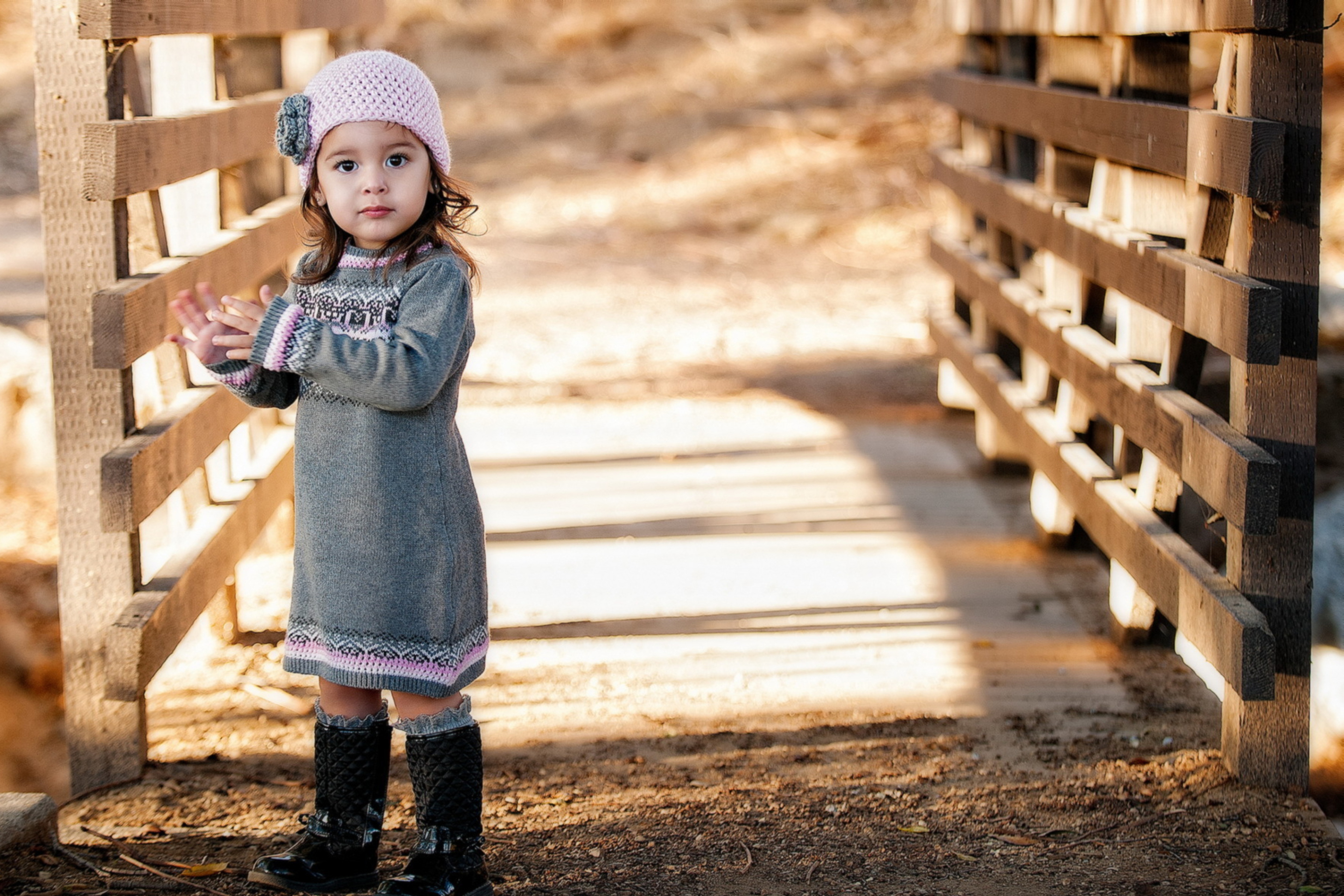 Das Cute Child Girl In Soft Pink Hat Wallpaper 2880x1920