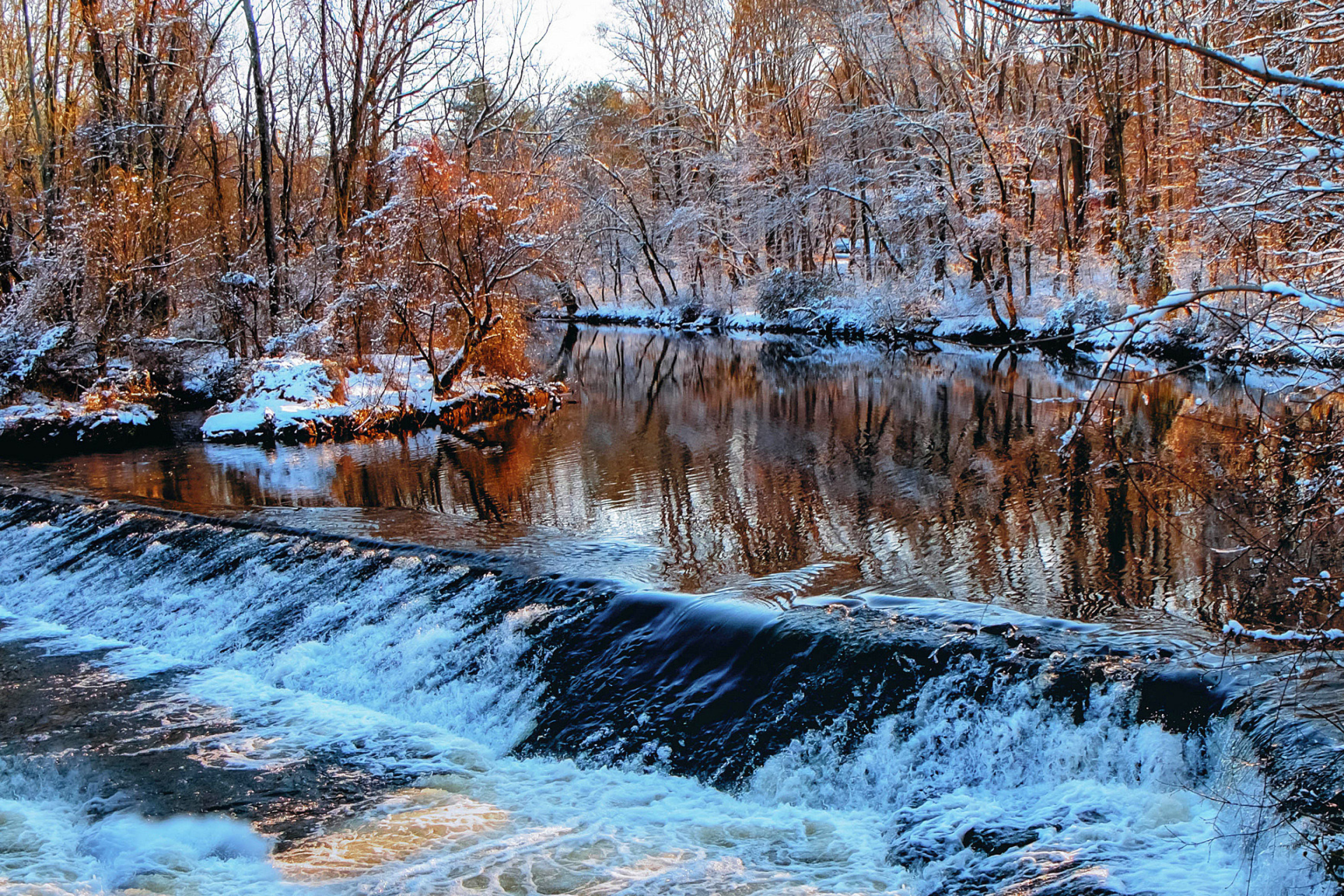 Sfondi Winter Stream 2880x1920