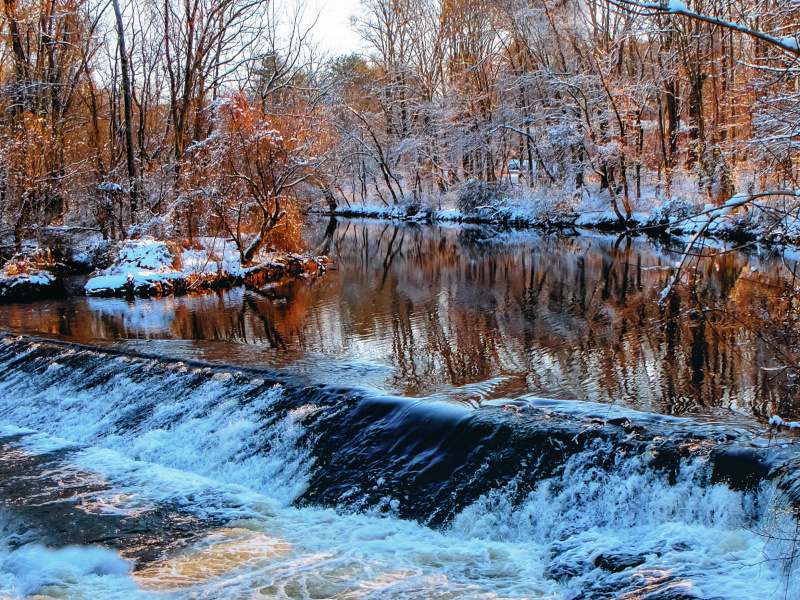 Sfondi Winter Stream 800x600