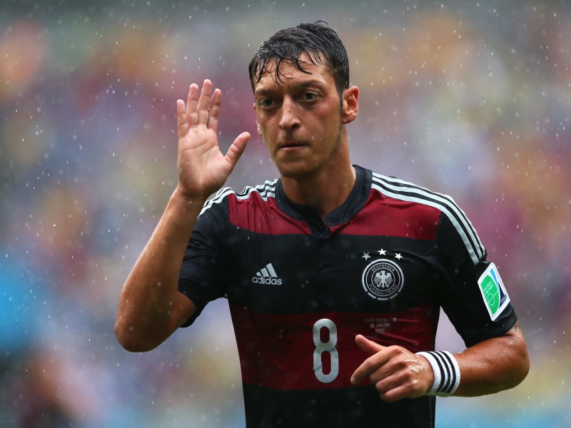 Mesut Ozil from Bundesliga screenshot #1 800x600