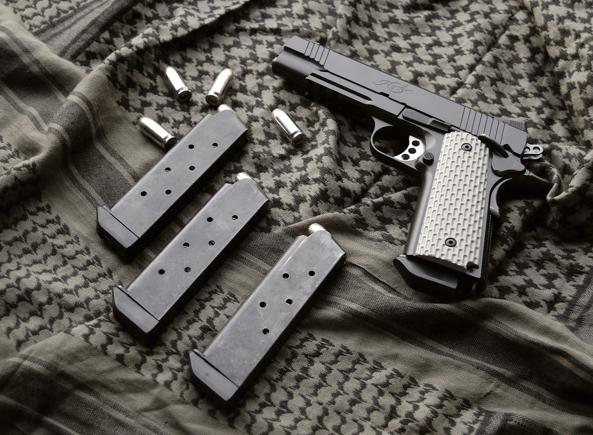 Sfondi Colt Automatic Pistol M1911 1920x1408