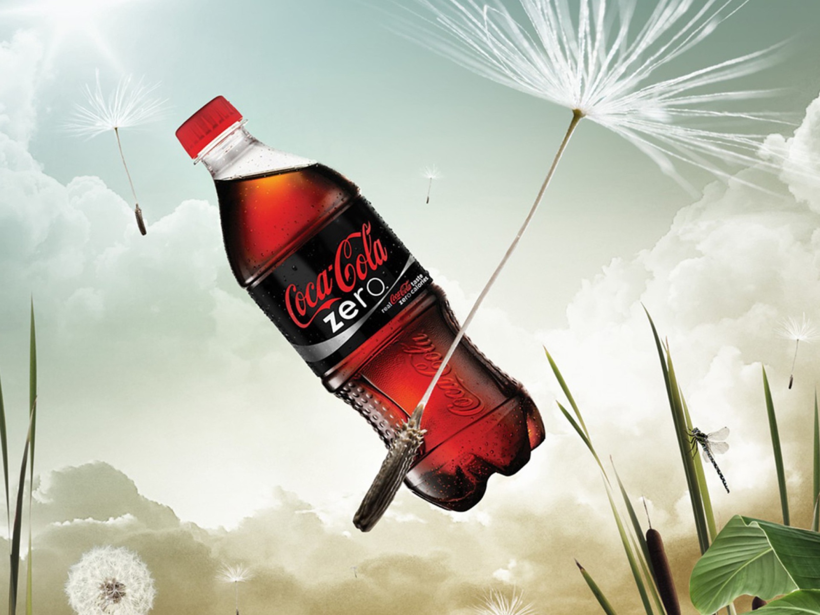 Das Coca Cola Bottle Floating Zero Wallpaper 1600x1200