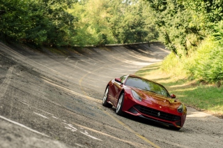 Free Red Ferrari Berlinetta Picture for Android, iPhone and iPad