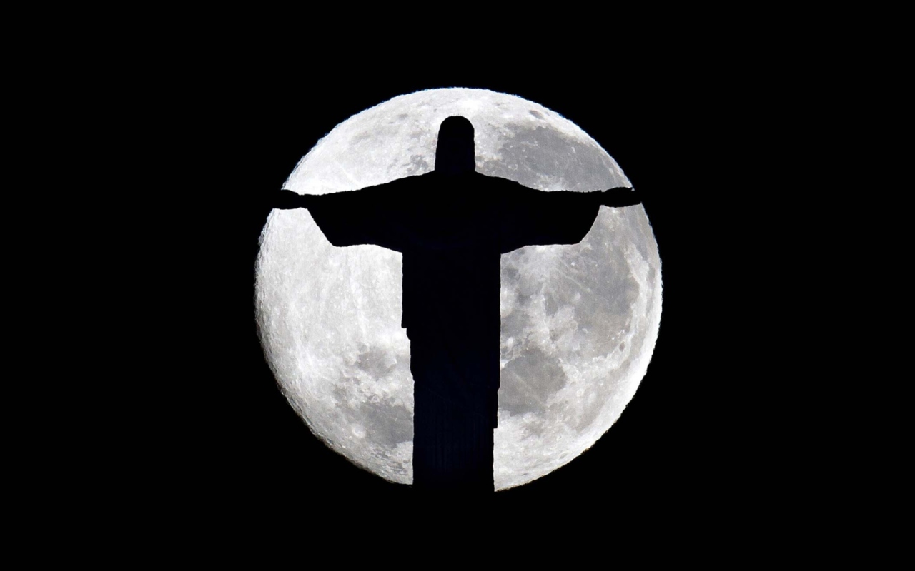 Screenshot №1 pro téma Full Moon And Christ The Redeemer In Rio De Janeiro 1280x800