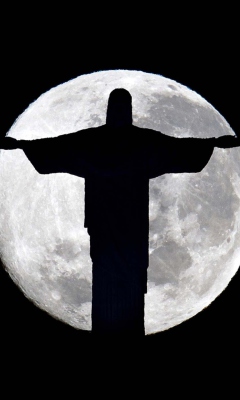 Обои Full Moon And Christ The Redeemer In Rio De Janeiro 240x400