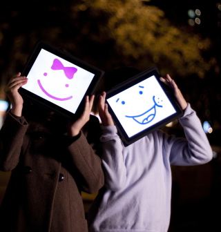 Just Smile sfondi gratuiti per iPad Air